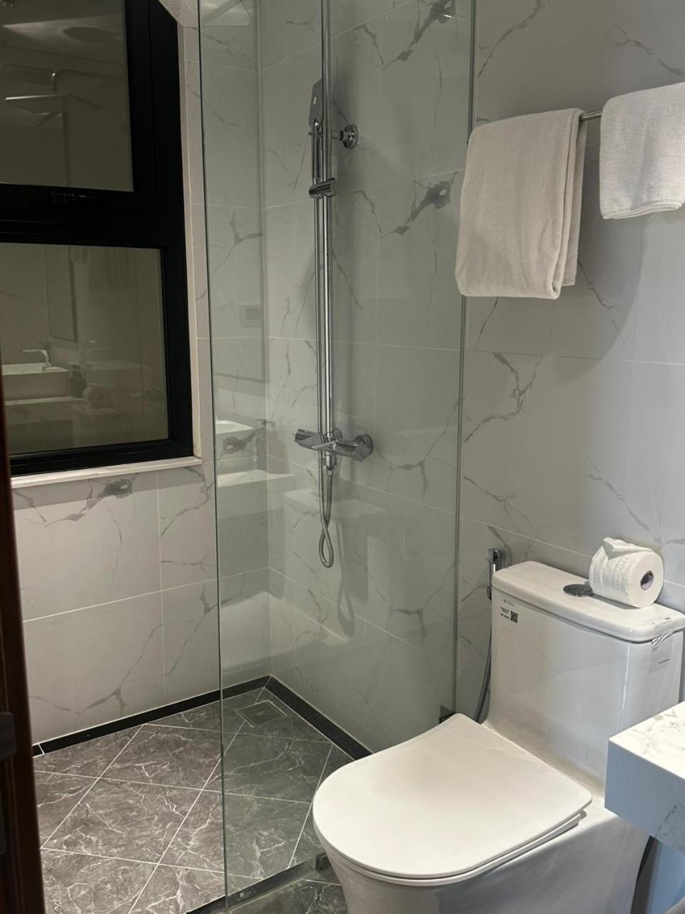 Eco Nest Hotel & Apartment Hanoi Exteriör bild